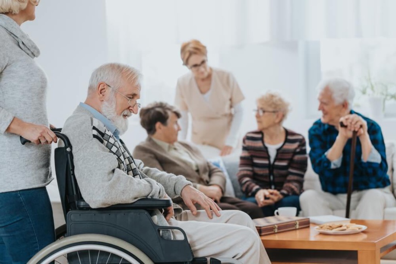 personnes âgées dans un Ehpad ©Shutterstock