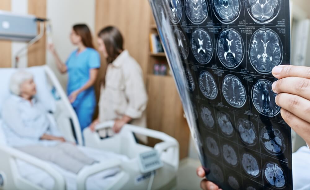 Personne âgée hospitalisée, souffrant d'Alzheimer ©Shutterstock