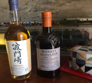 Hatozaki et Monkey Shoulder : un whisky japonais face à un whisky écossais