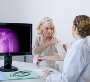 Les douleurs de l'épaule : le point avec l'association française de chiropraxie