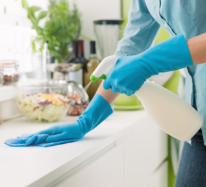 Sécurité domestique : pourquoi conserver les produits ménagers dans leurs emballages d'origine ?