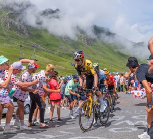Rêve de Seniors : Claude, 86 ans, va suivre une étape du Tour de France